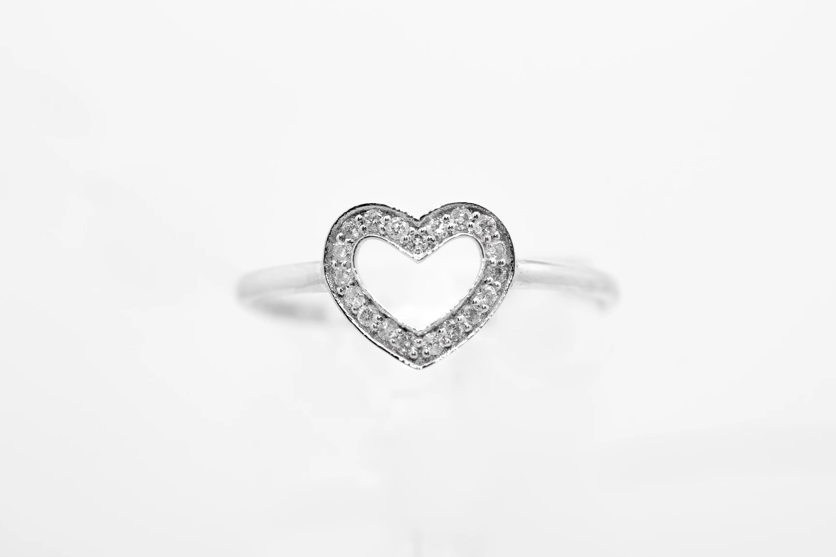 14K White Gold Diamond Heart Ring