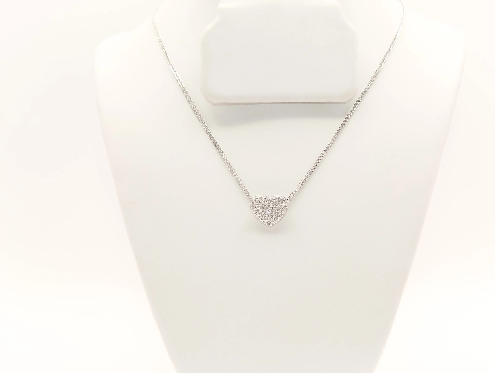 18K White Gold Diamond Heart Necklace