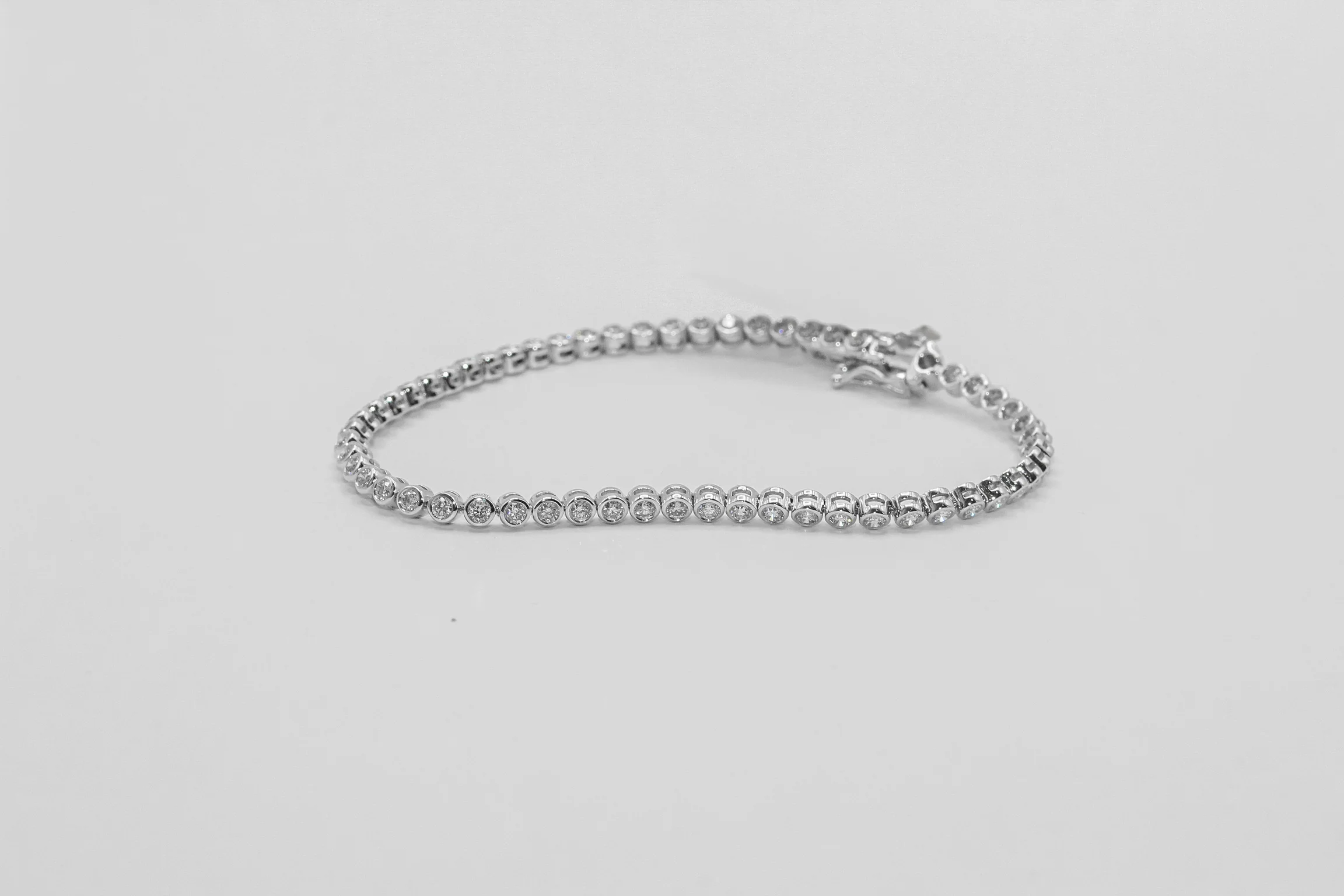 14K White Gold 2 Carat Diamond Tennis Bracelet - Image 4