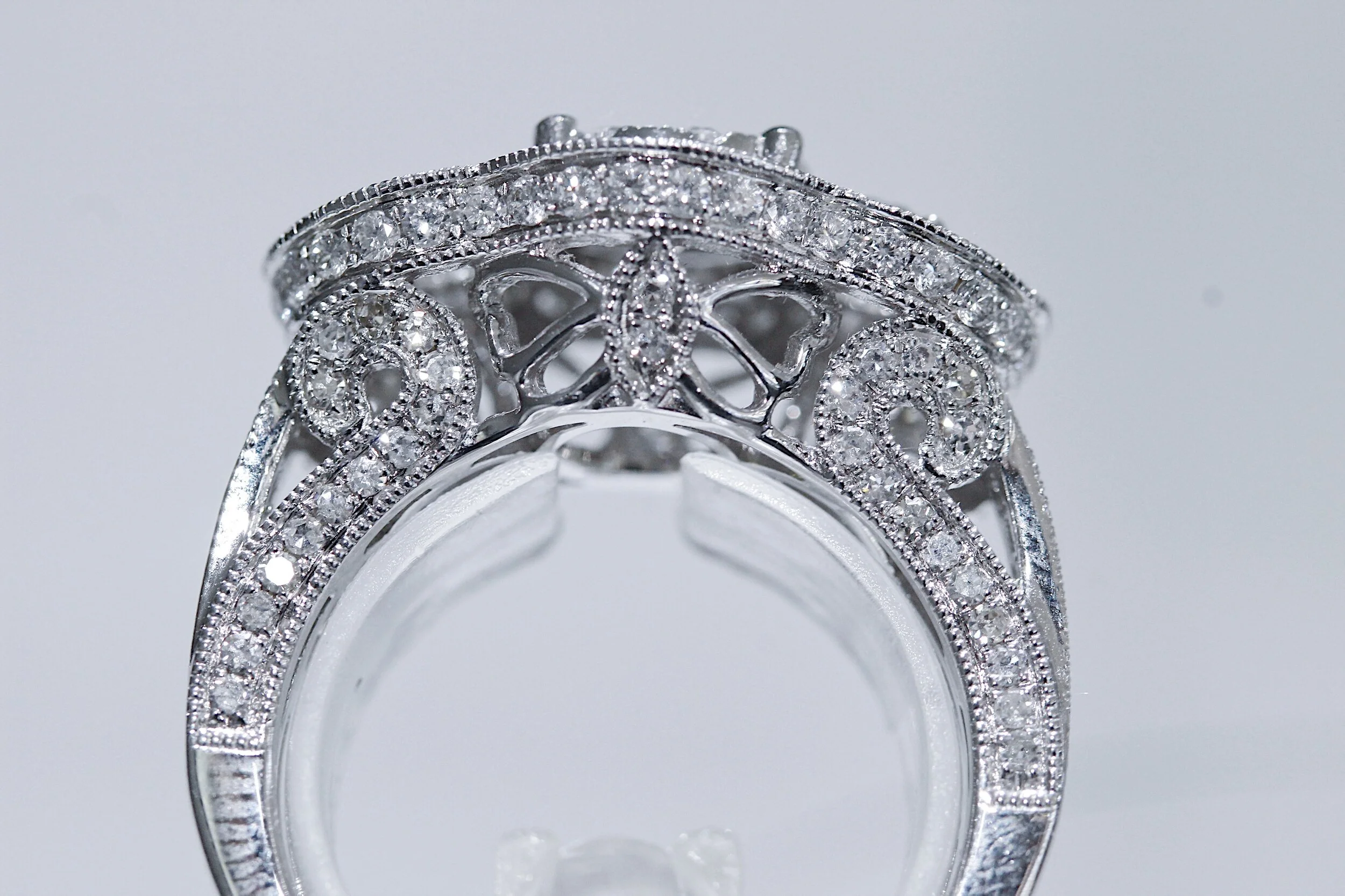 14K White Gold 2.10 Carat Diamond Ring - Image 2