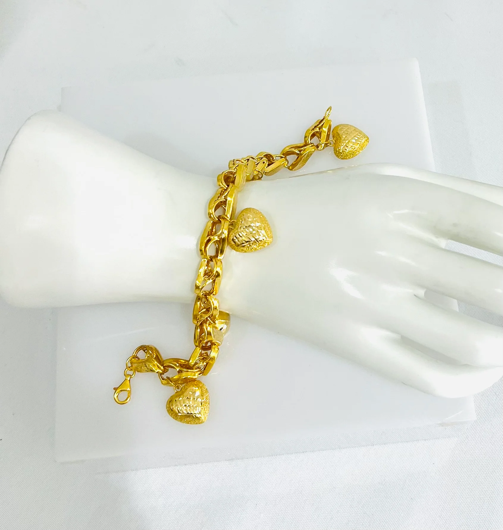 21K Gold Chunky Heart Charm Bracelet