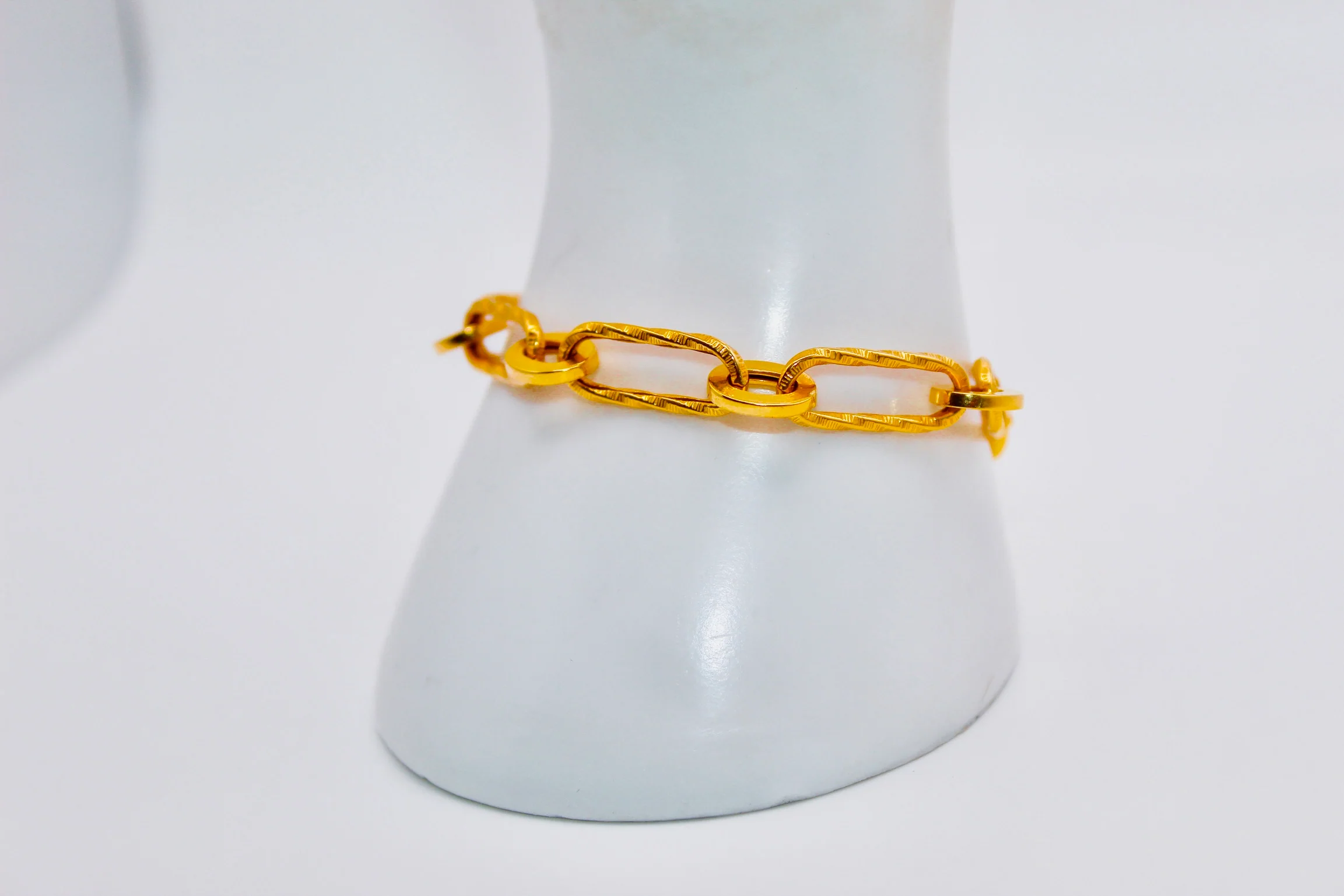 21K Gold Clip Bracelet