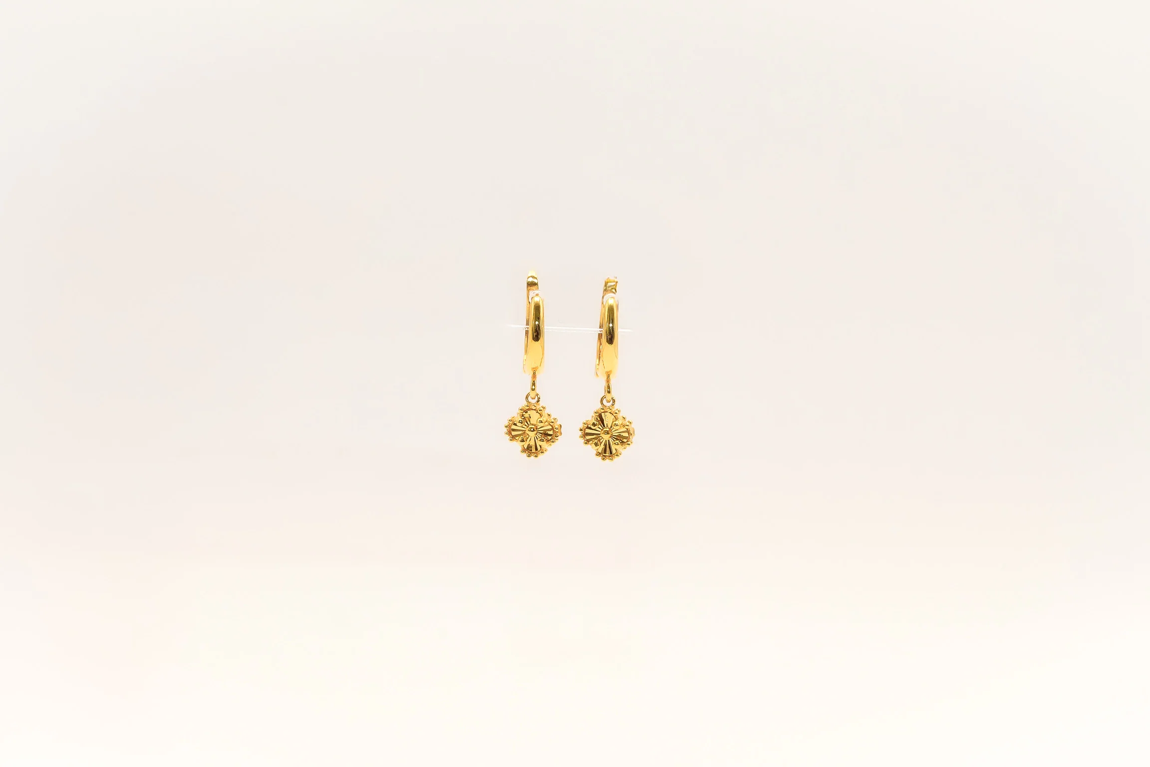 21K Gold Mini Flower Earrings - Image 3