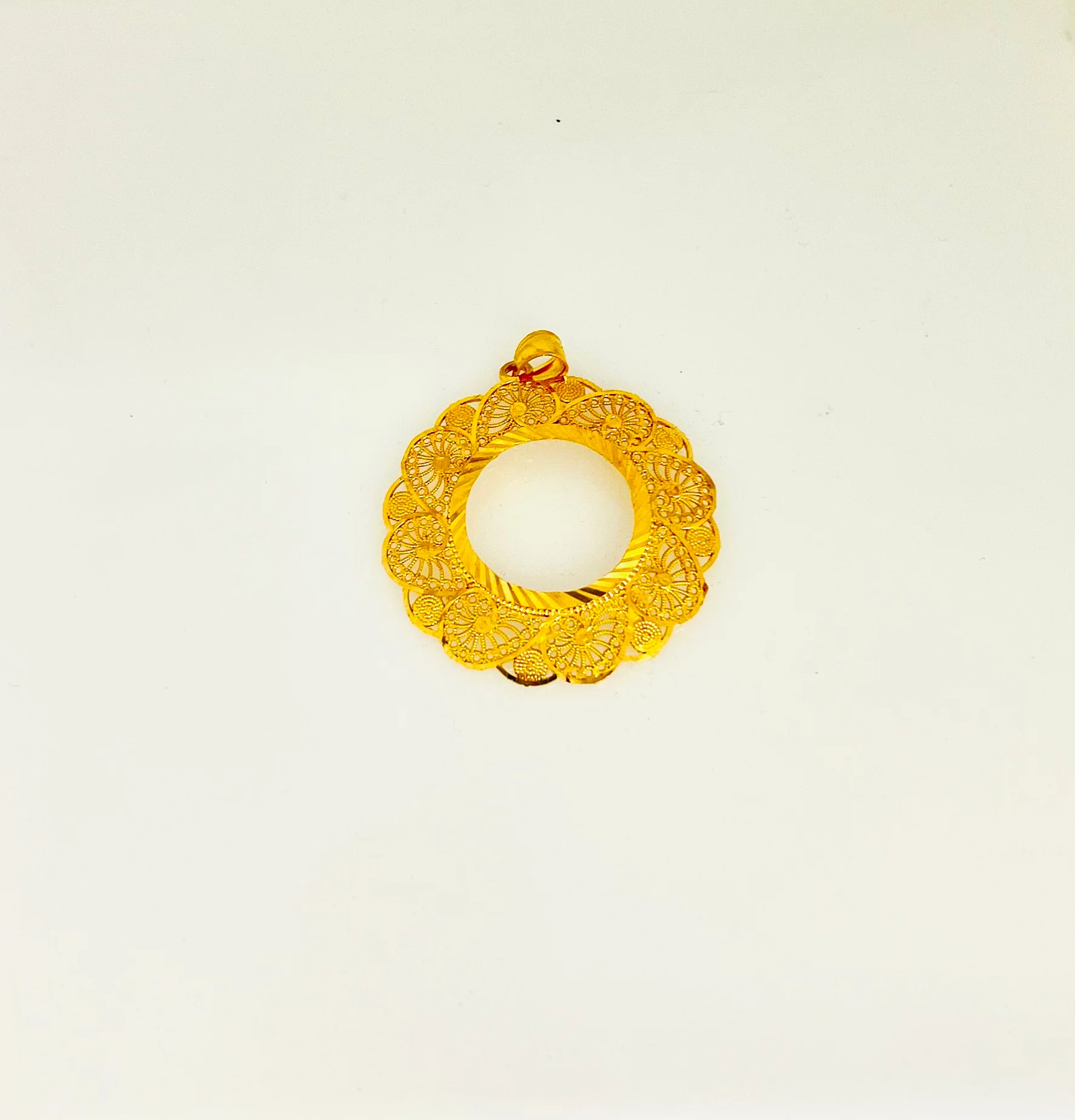 21K Gold Coin Frame Pendant