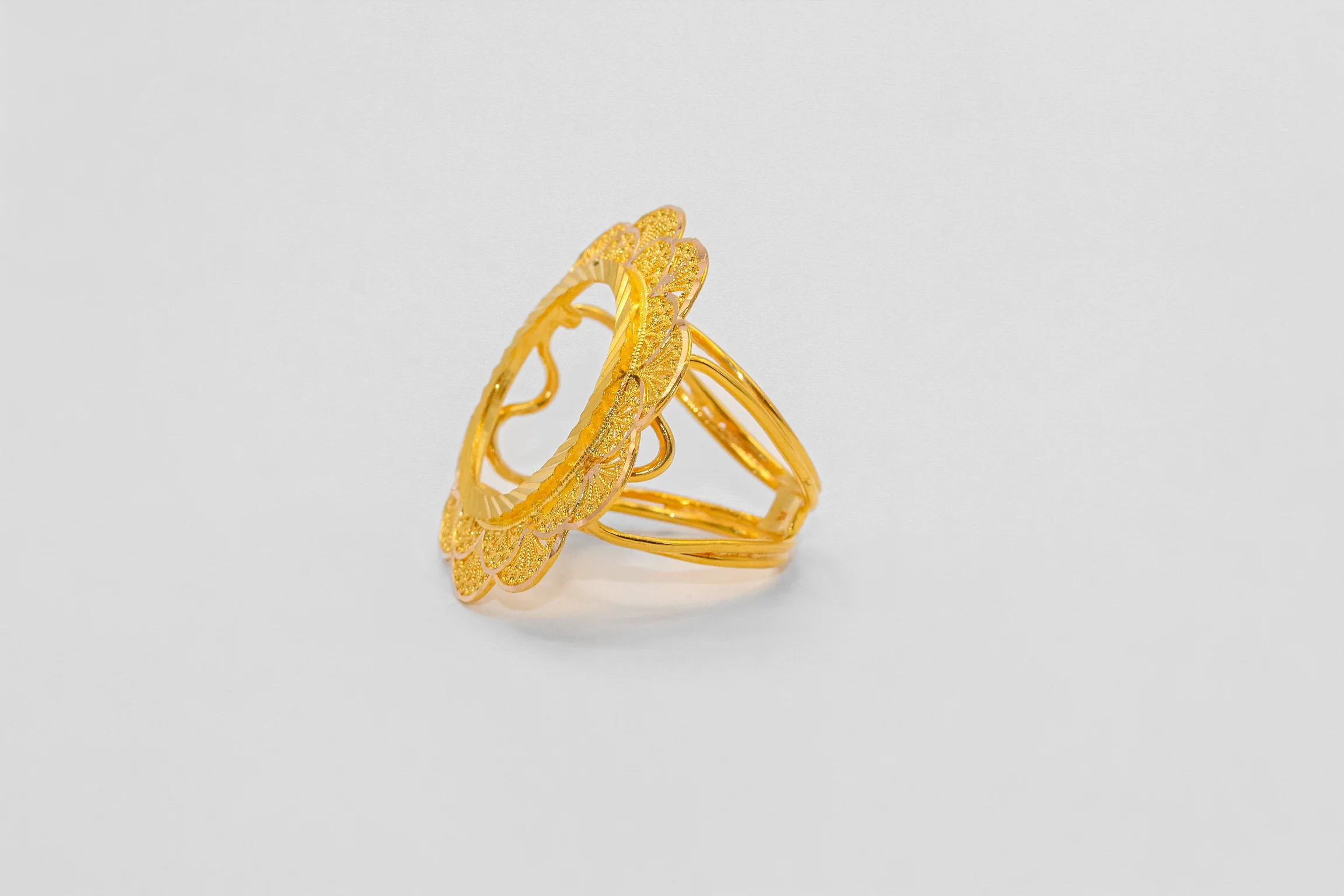 21K Gold Coin Frame Ring - Image 2