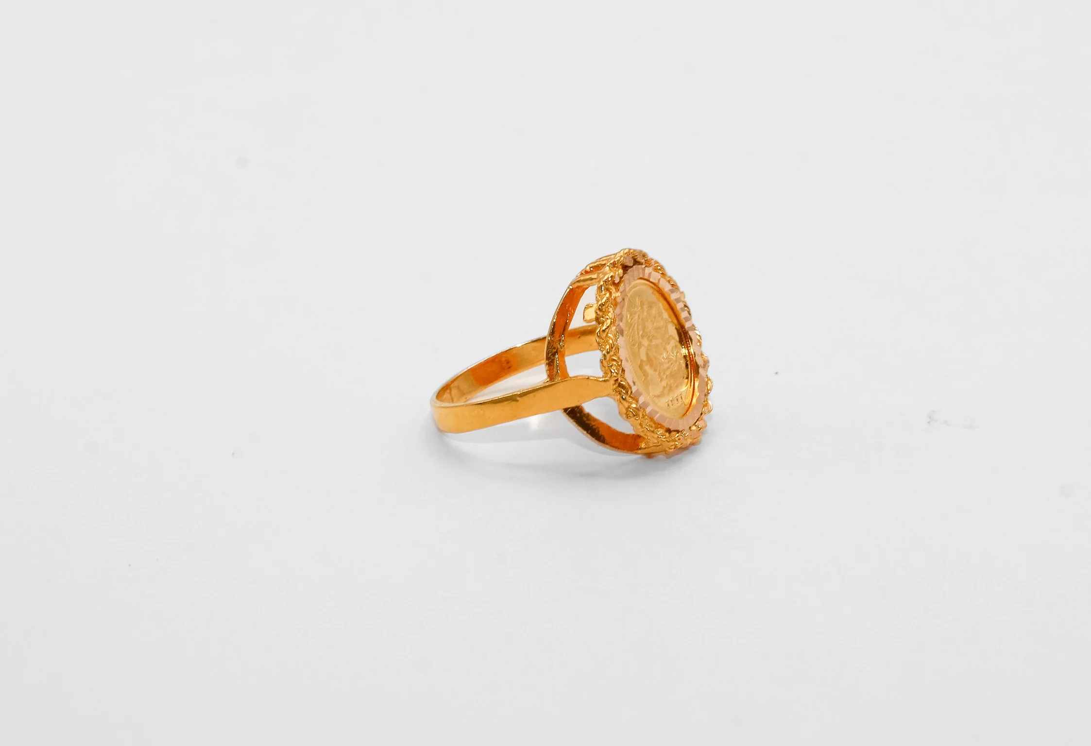 21K Gold English Coin Ring - Image 2
