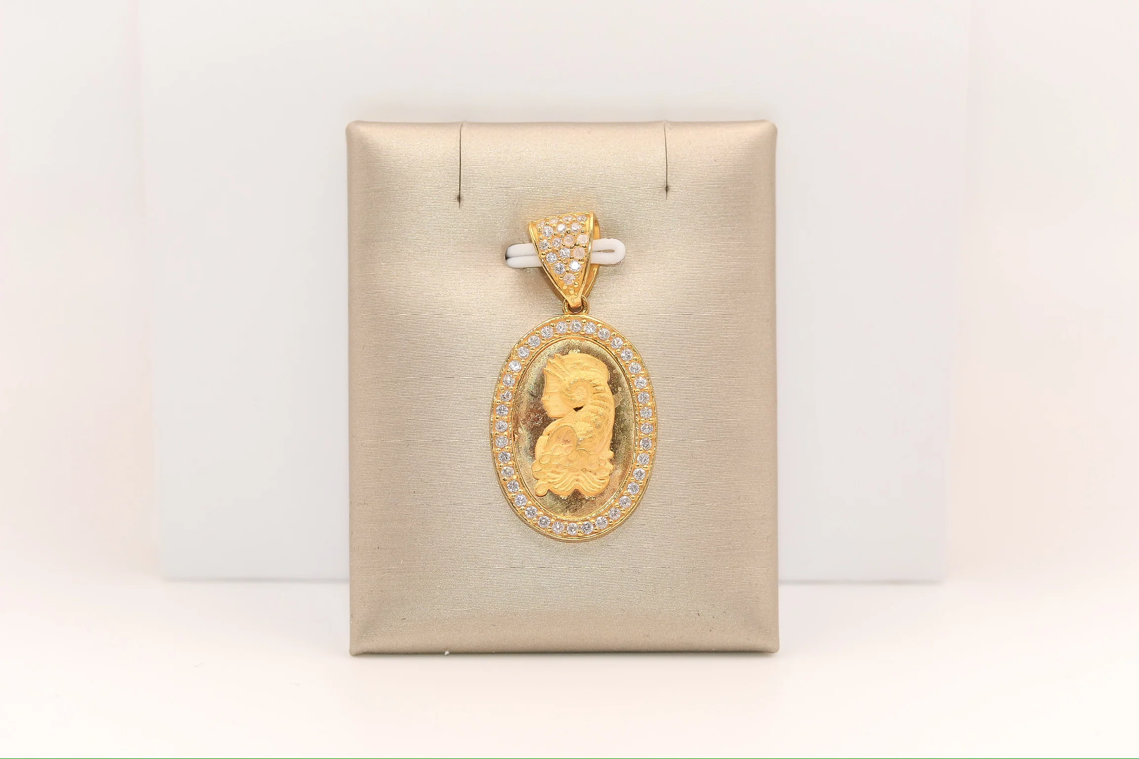 21K Gold Lady Futuna Pendant