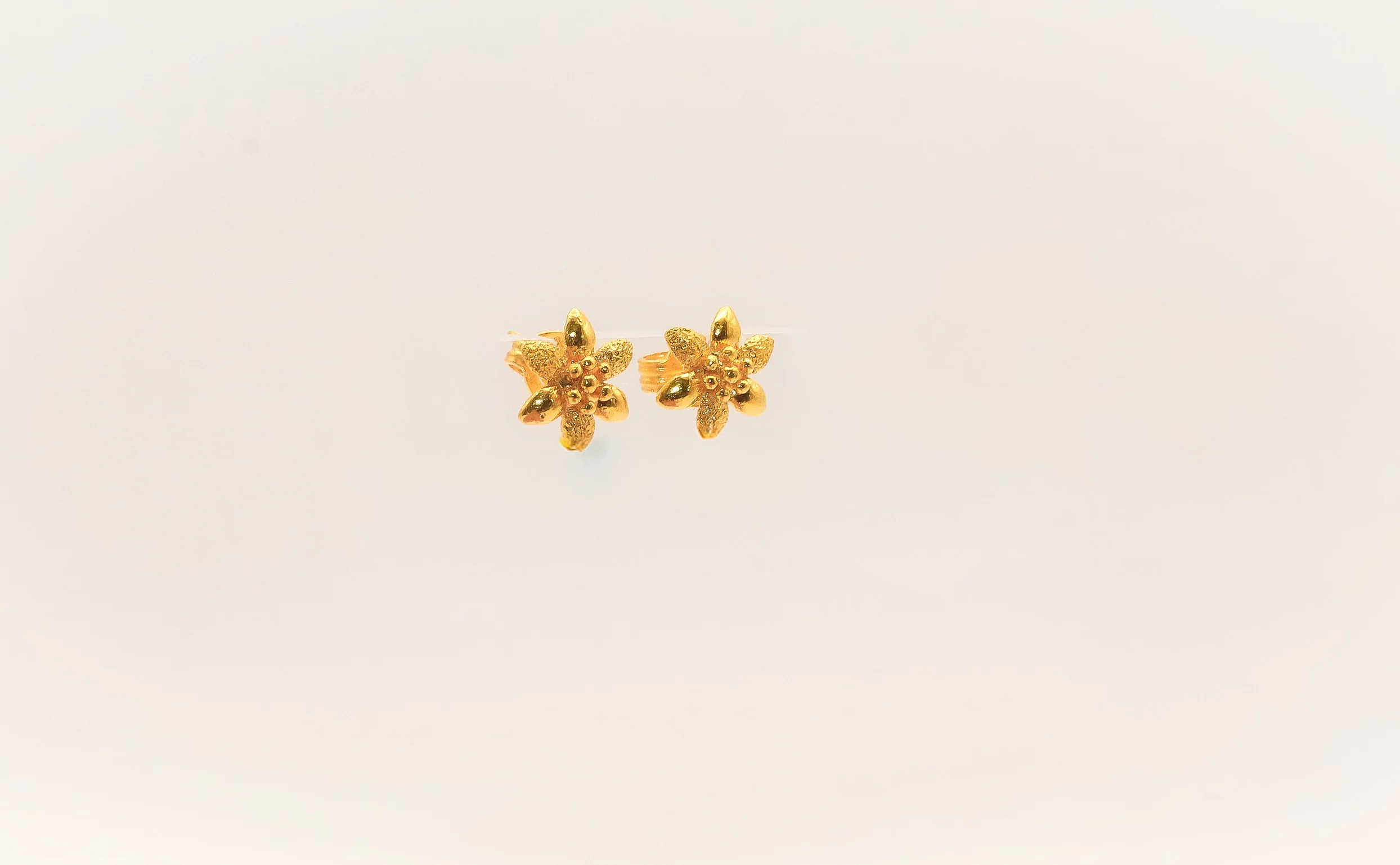 21K Gold Kids Mini Flower Post Earrings - Image 2