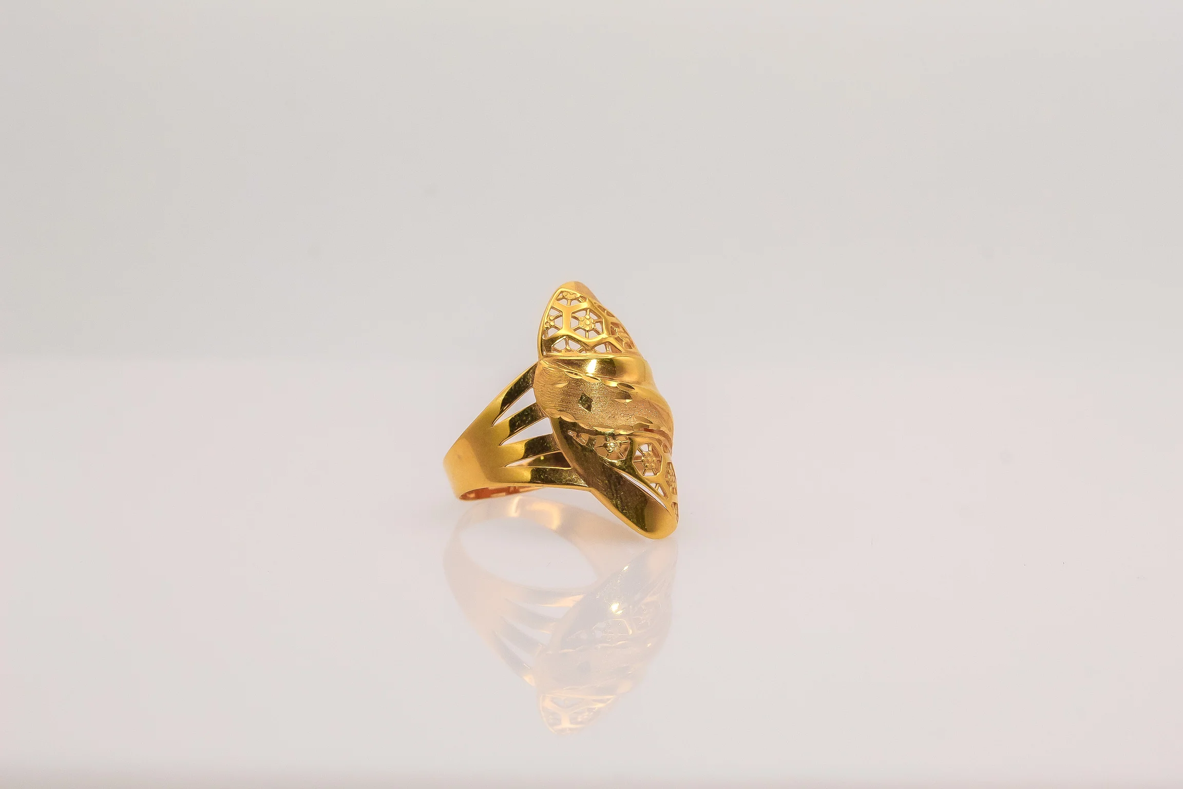 21K Gold Ring - Image 2