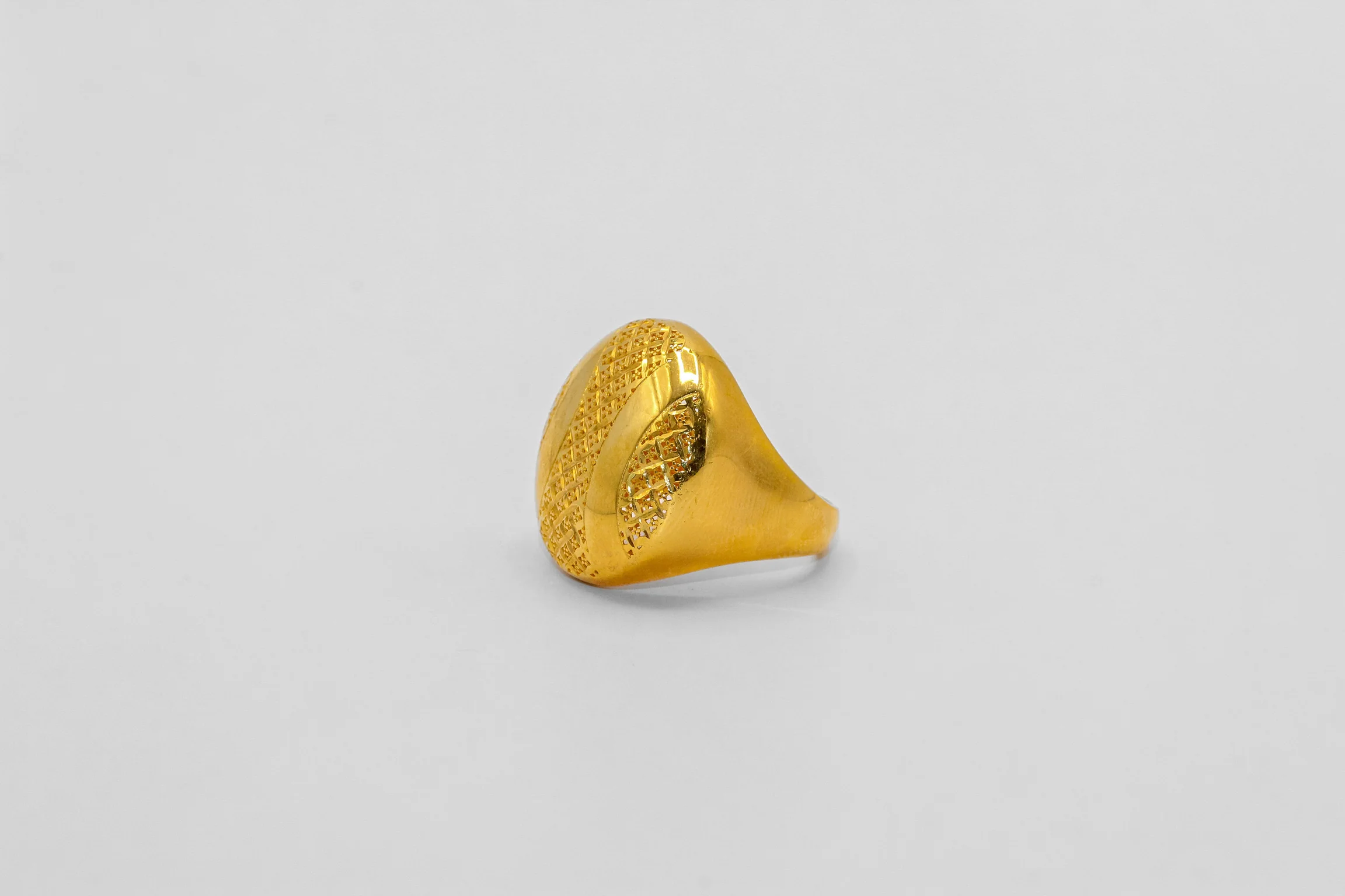 21K Gold Round Puff Ring - Image 2