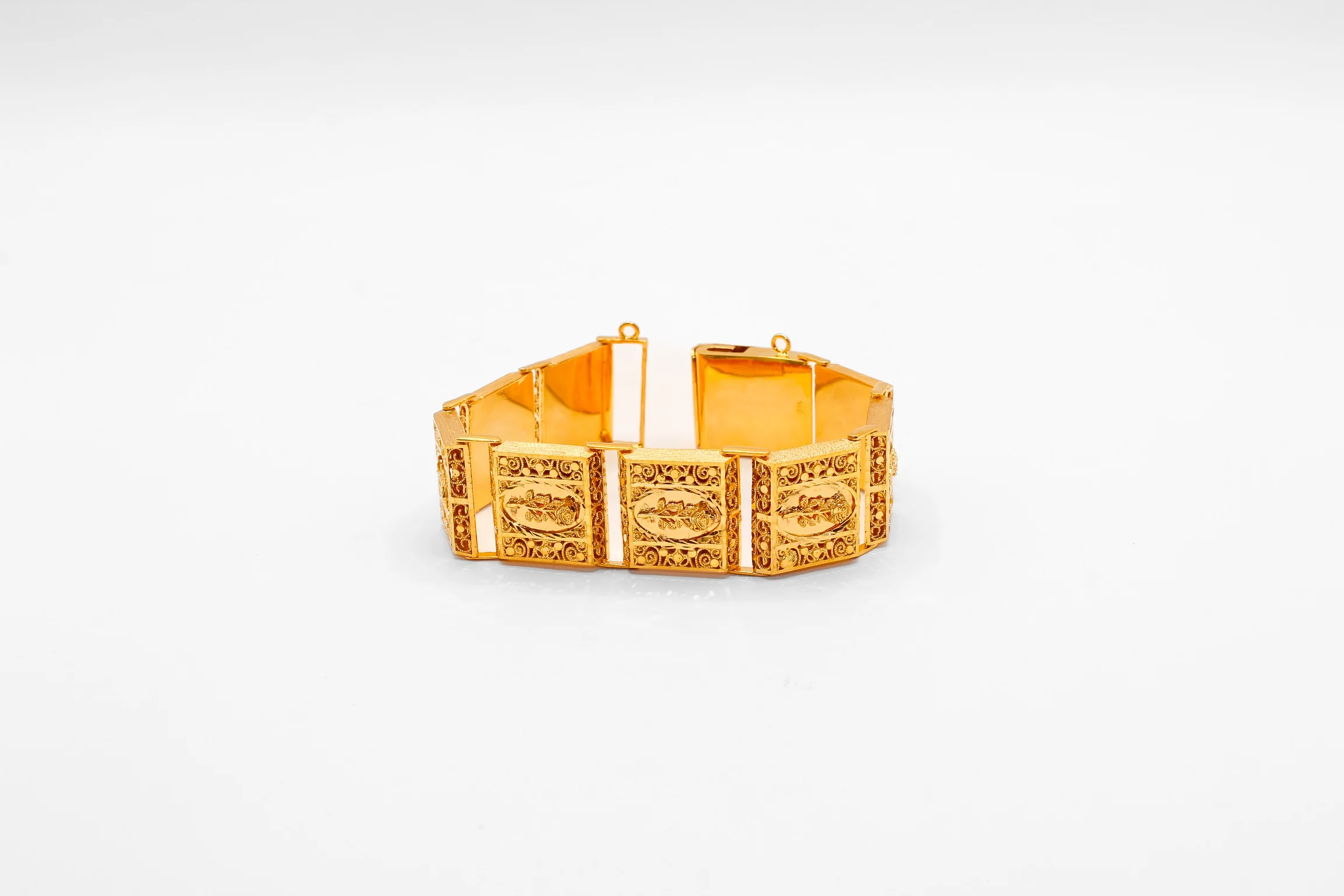 21K Gold Rose Bracelet - Image 2