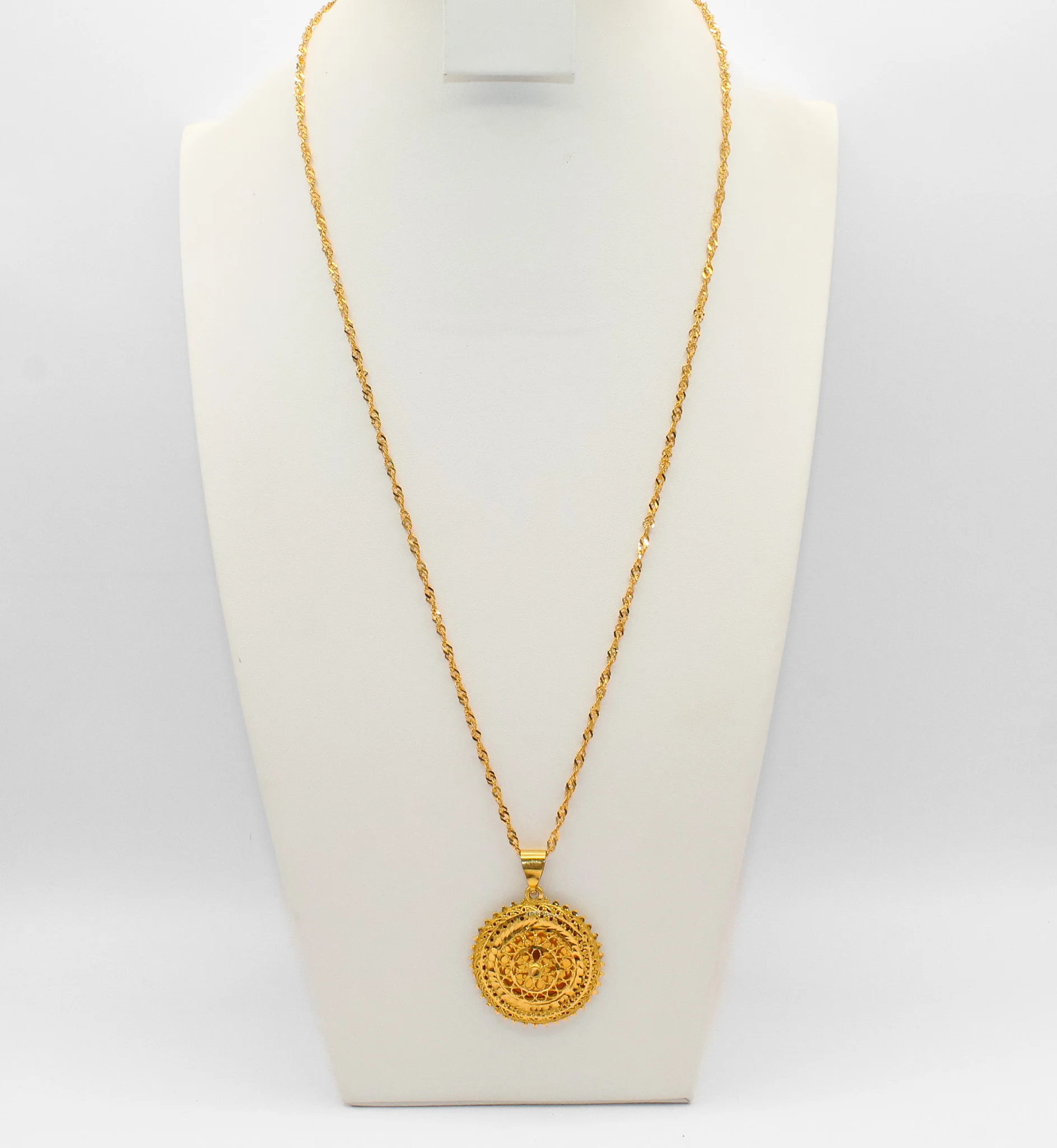 21K Gold Round Necklace