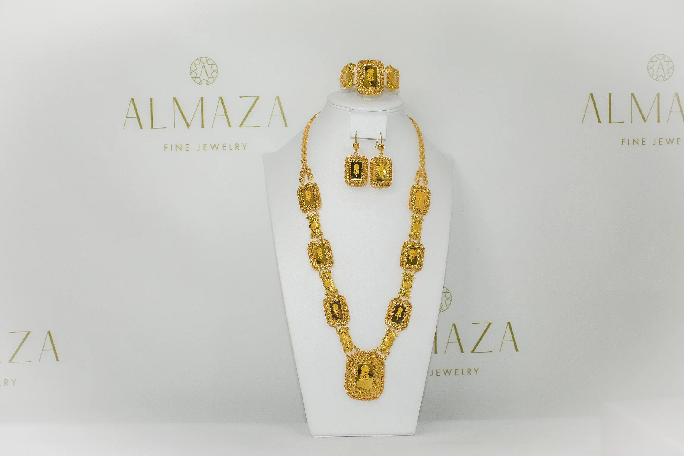 21K Gold Square Rose Set