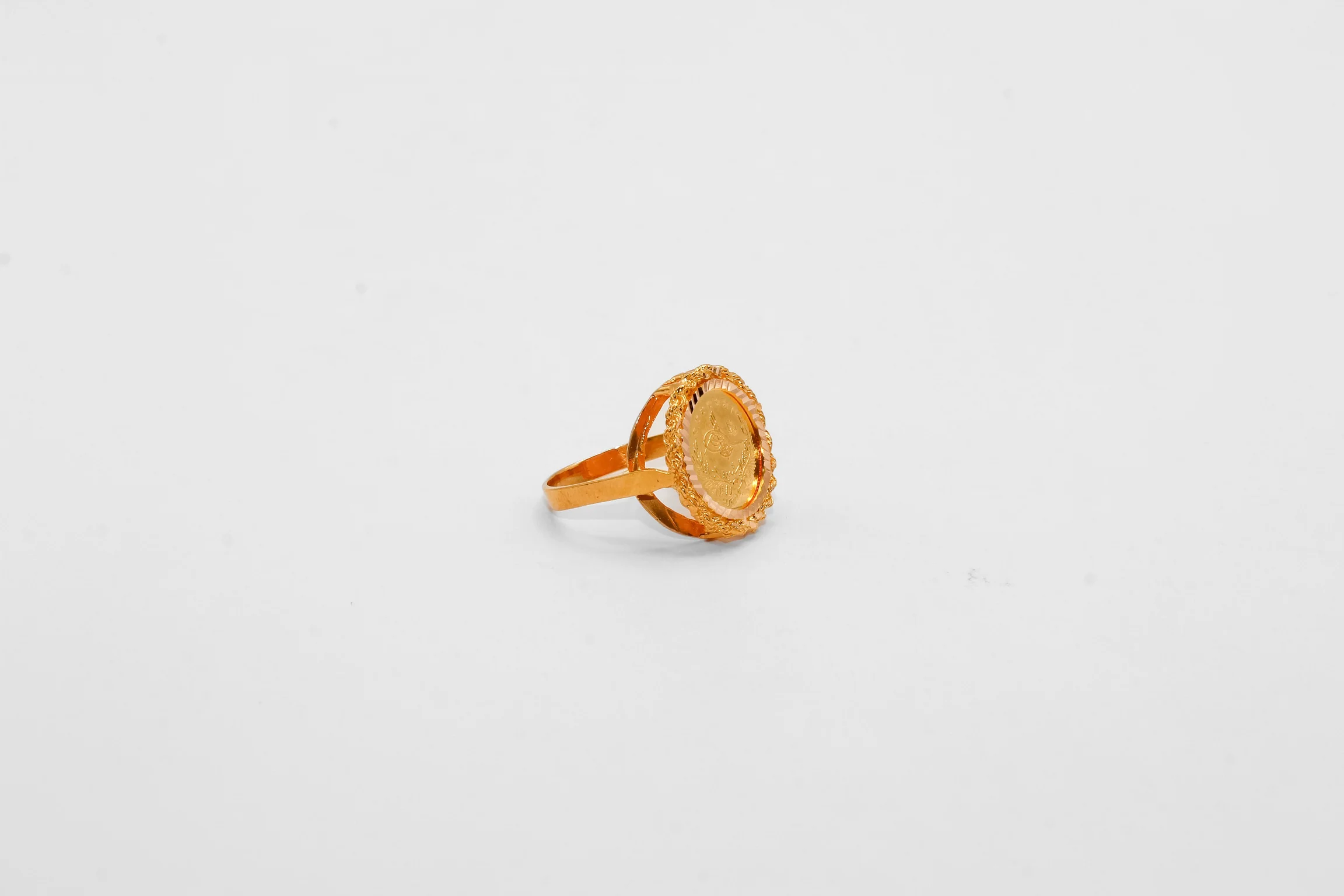 21K Gold Turkish Ring - Image 2